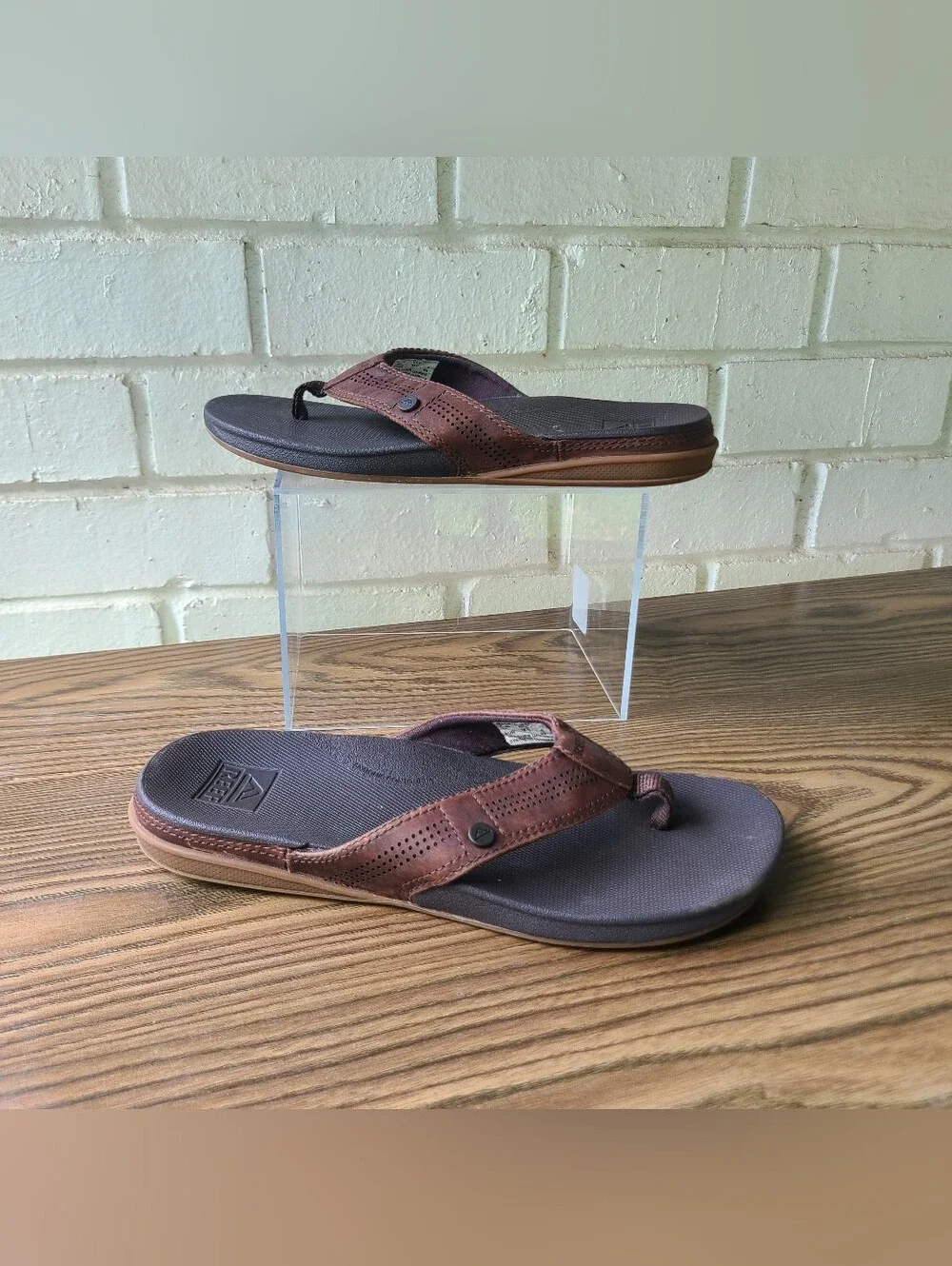 REEF Men's Brown Leather-Trim Flip Flop Sandals SIZE 8